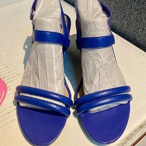 Vionic Blue Sandals size 6.5